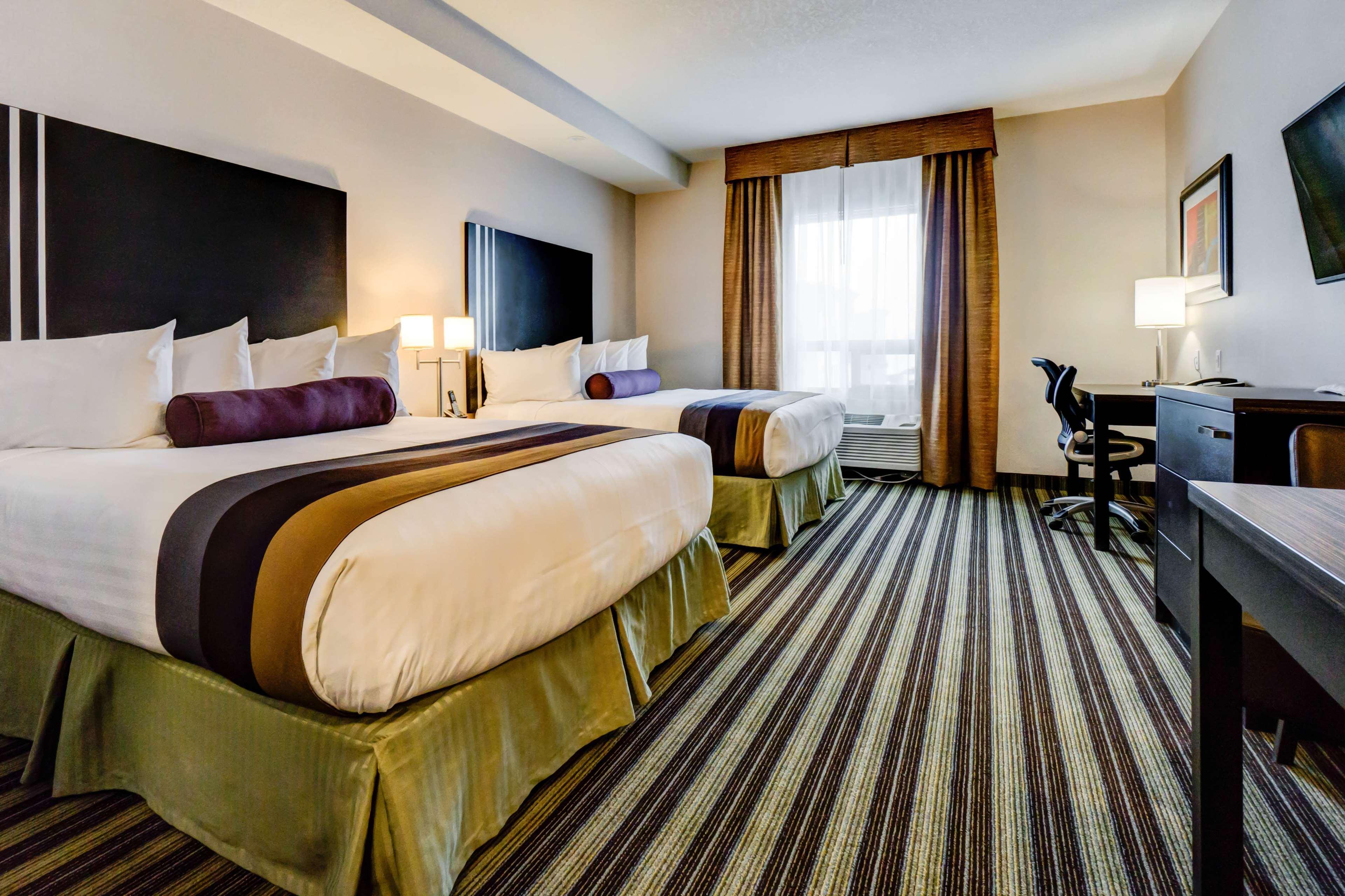 Best Western Plus Drayton Valley All Suites Exterior photo