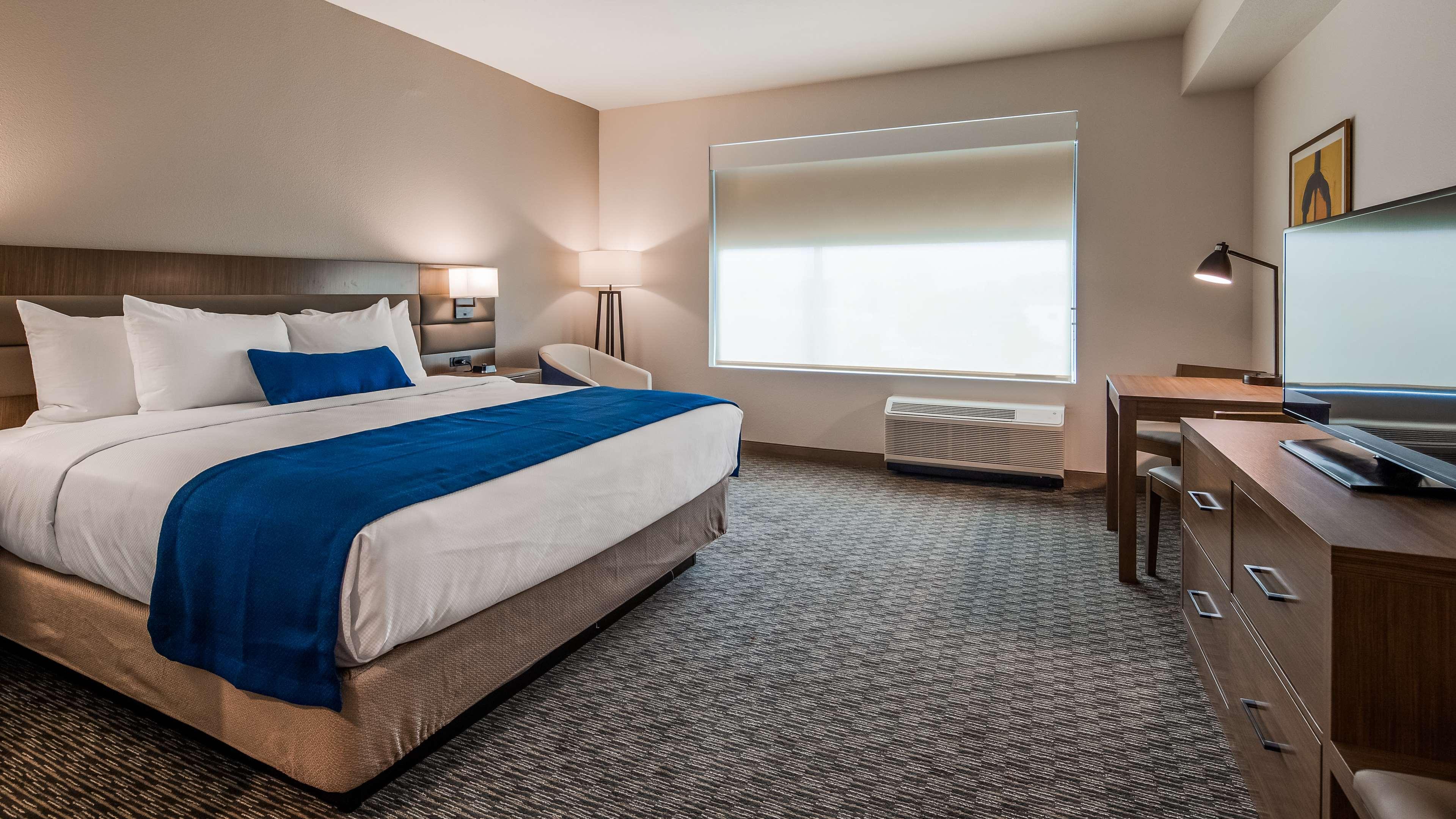 Best Western Plus Drayton Valley All Suites Exterior photo