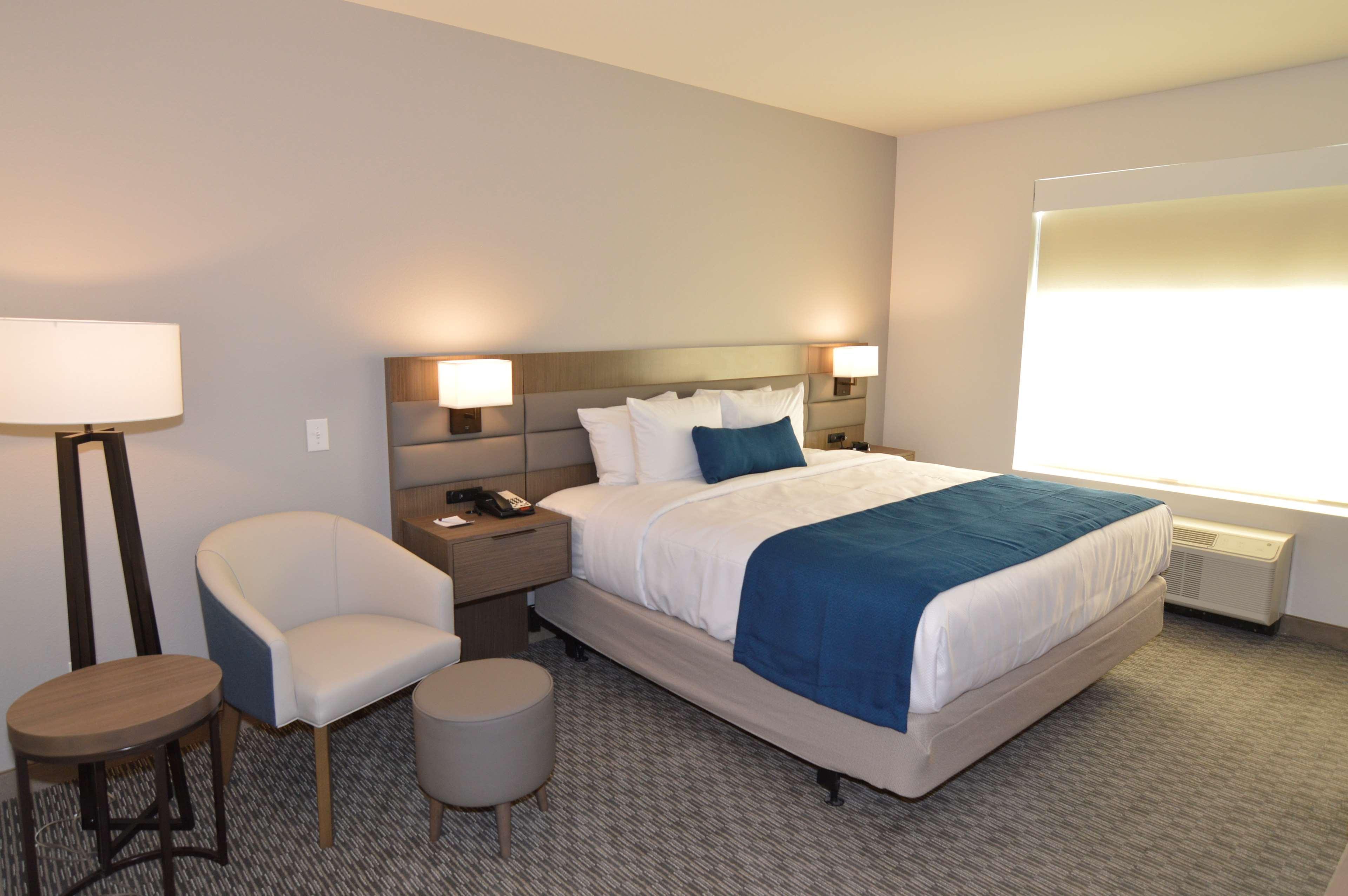 Best Western Plus Drayton Valley All Suites Exterior photo