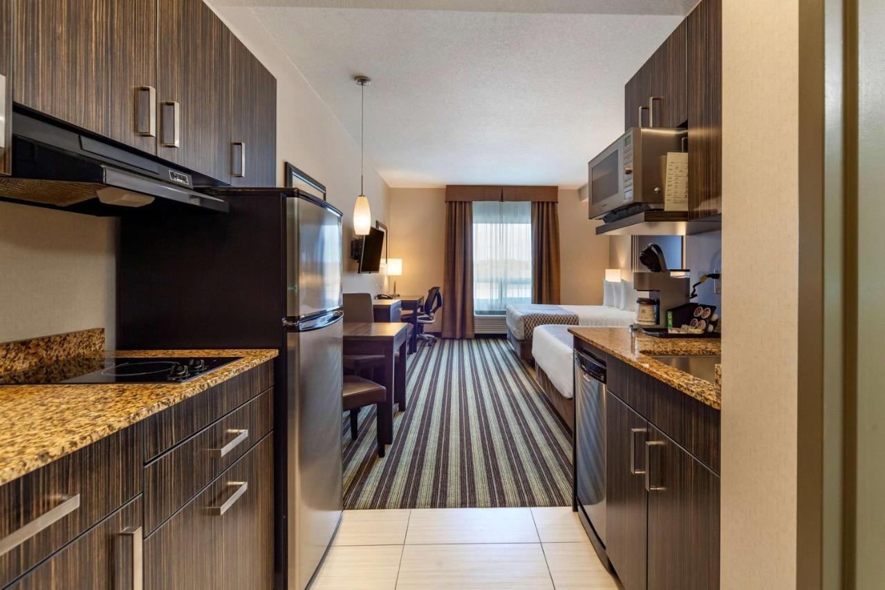 Best Western Plus Drayton Valley All Suites Exterior photo