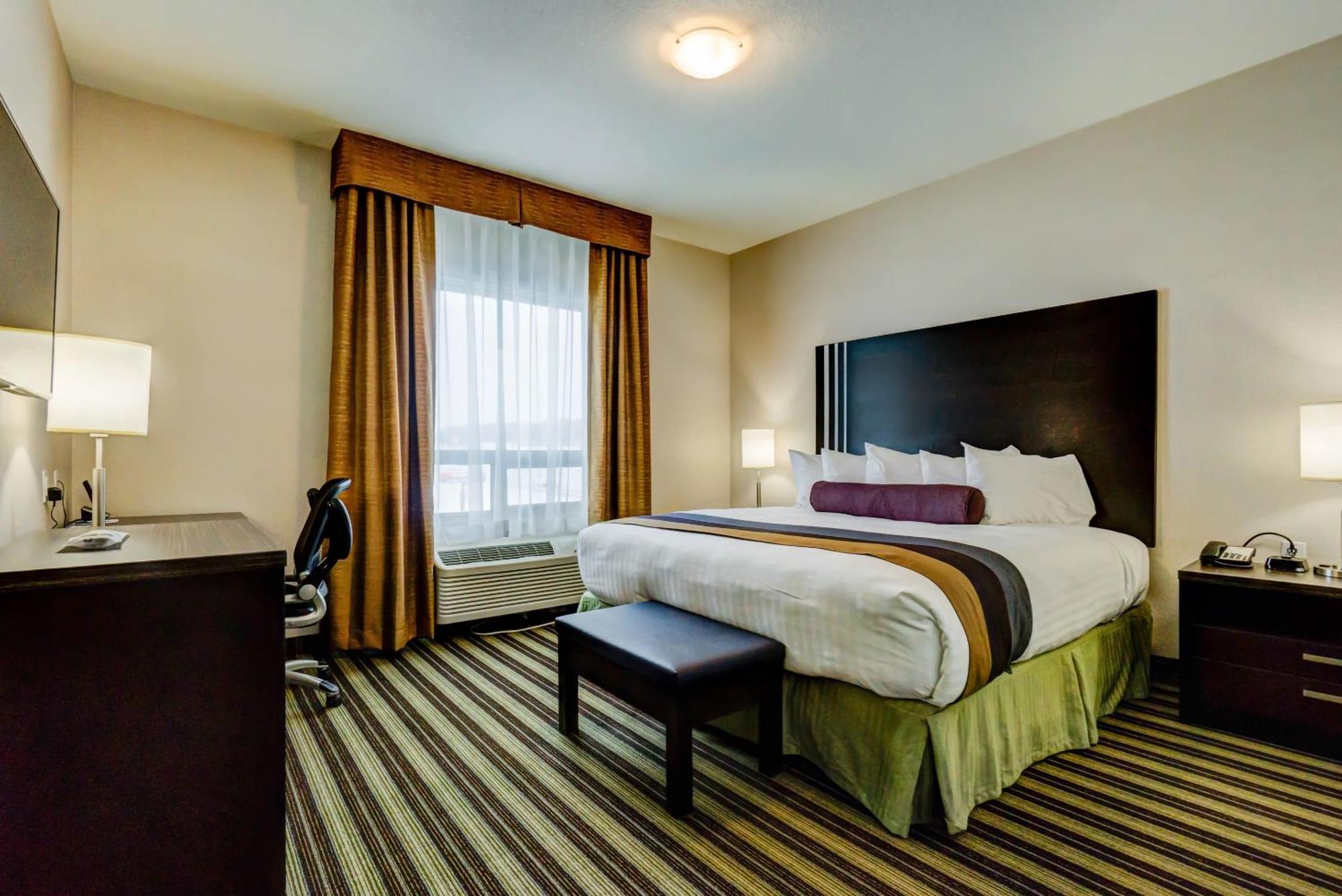 Best Western Plus Drayton Valley All Suites Exterior photo